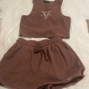 White fox lounge set